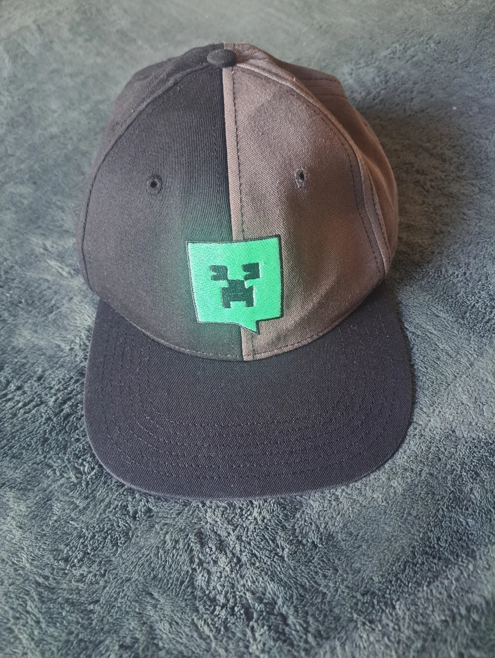 MINEGRAFT Two-Tone Black and Gray Cap with Mint Green Pixel Badge